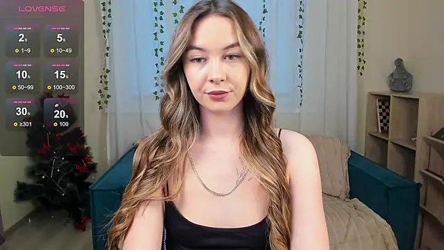 Snapshot of LunaCurly_ chatting on January 6, 11:25 am LunaCurly online show from January 6, 11:25 am