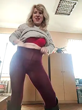 AhlyssaLove1155 online show from March 3, 10:32 am