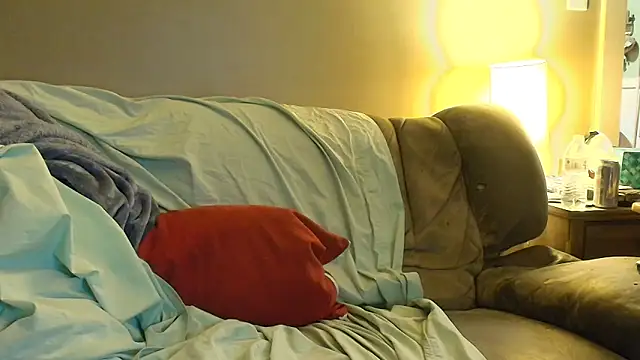 Snapshot of blondebombshell4343 chatting on December 19, 4:03 pm blondebombshell4343 online show from December 19, 4:03 pm