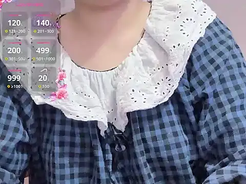 Snapshot of lilly_dang chatting on January 10, 10:50 am lilly dang online show from January 10, 10:50 am