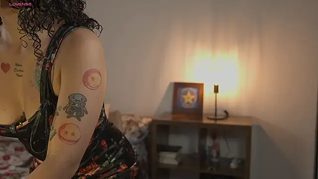 Estefania Velez online show from February 3, 4:01 pm