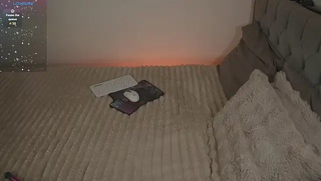 Snapshot of Moon_sweetx2 chatting on February 26, 4:39 pm Moon sweetx2 online show from February 26, 4:39 pm