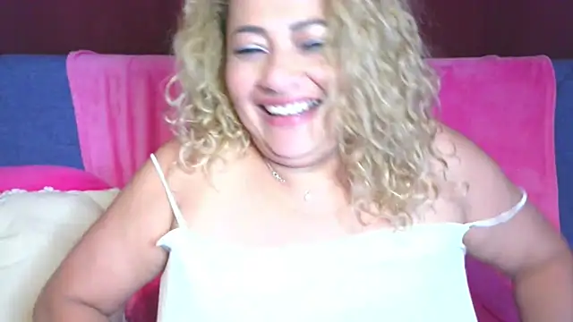 Snapshot of mariajosebarrazaa chatting on April 27, 8:18 pm mariajosebarrazaa online show from April 27, 8:18 pm