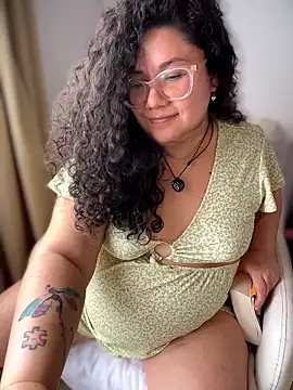 VanesssaMilf  online show from March 25, 3:40 pm