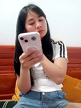 Him MountainGirl online show from April 14, 3:34 am