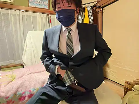 Snapshot of Hirokazu_12 chatting on February 9, 10:41 am Hirokazu 12 online show from February 9, 10:41 am