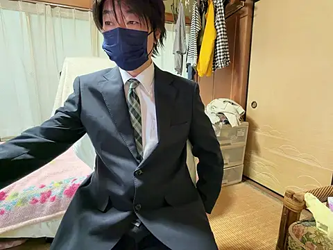 Snapshot of Hirokazu_12 chatting on February 11, 2:27 am Hirokazu 12 online show from February 11, 2:27 am