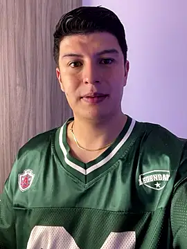 Snapshot of Goldenknight33 chatting on January 7, 3:25 pm Goldenknight33 online show from January 7, 3:25 pm