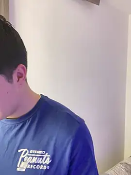 Snapshot of Goldenknight33 chatting on January 9, 2:53 pm Goldenknight33 online show from January 9, 2:53 pm