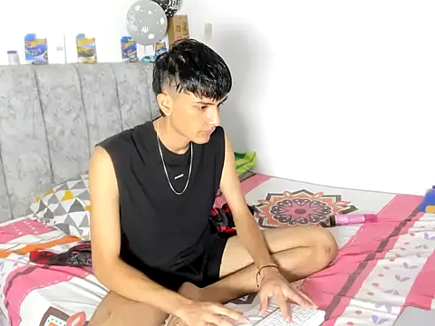 Snapshot of Andycillo chatting on December 15, 1:21 am Andycillo online show from December 15, 1:21 am