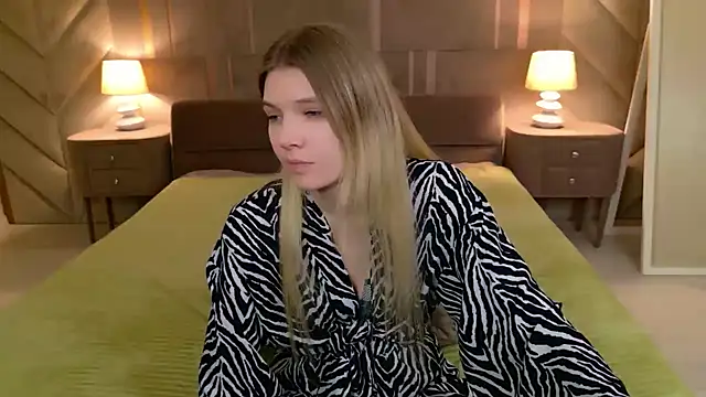 Snapshot of Vivien_Hans chatting on March 18, 3:42 am Vivien Hans online show from March 18, 3:42 am