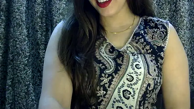 Snapshot of Exotic_tanvi chatting on May 16, 5:37 am Exotic tanvi online show from May 16, 5:37 am