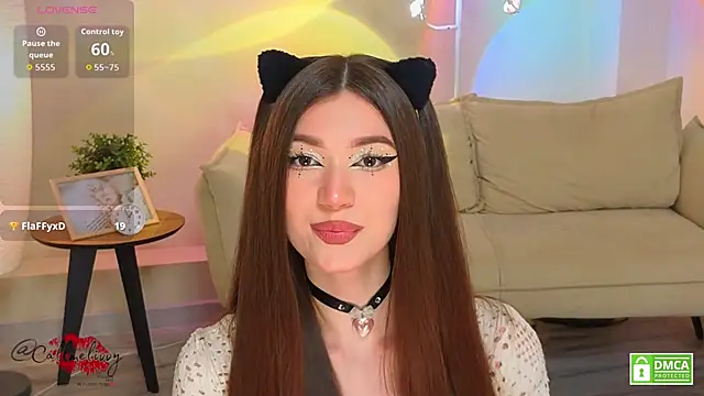 Snapshot of oliviaah_ chatting on February 6, 3:04 pm oliviaah online show from February 6, 3:04 pm