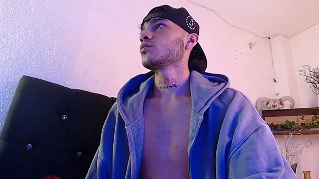 Snapshot of kingdani_hot chatting on February 4, 3:23 am kingdani hot online show from February 4, 3:23 am