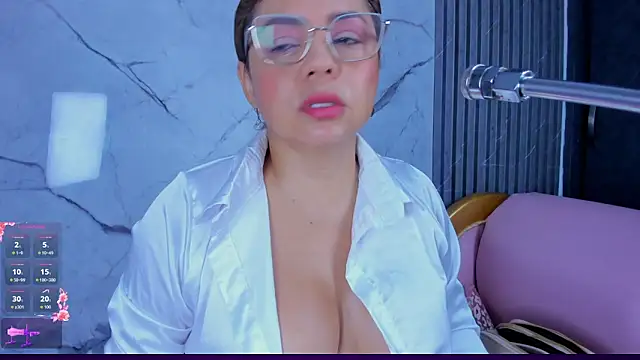 Snapshot of shayra_boobs2 chatting on May 21, 10:44 am shayra boobs2 online show from May 21, 10:44 am