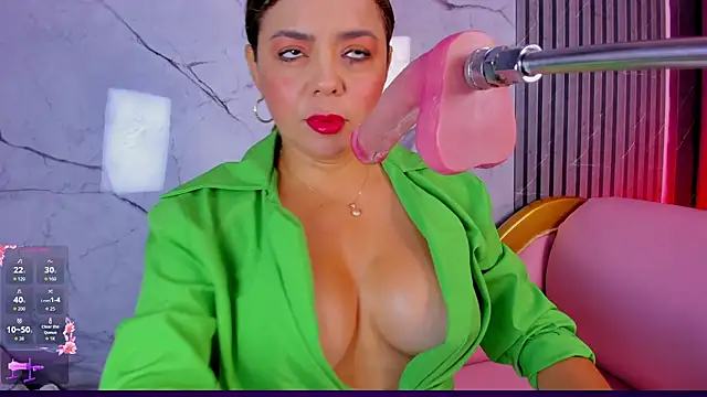 Snapshot of shayra_boobs2 chatting on June 2, 10:39 am shayra boobs2 online show from June 2, 10:39 am