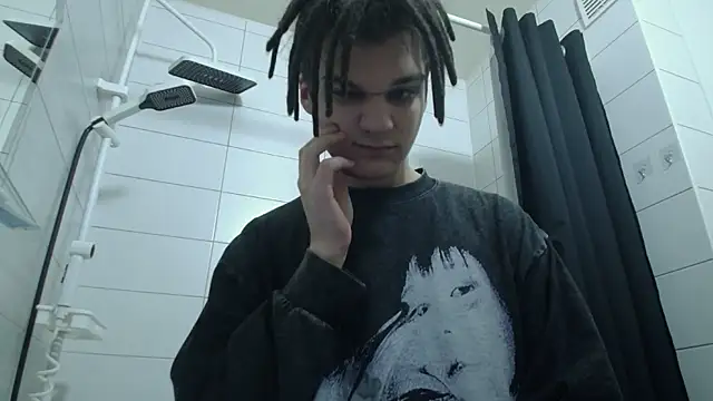 Snapshot of PeachTree chatting on December 19, 11:01 pm PeachTree online show from December 19, 11:01 pm