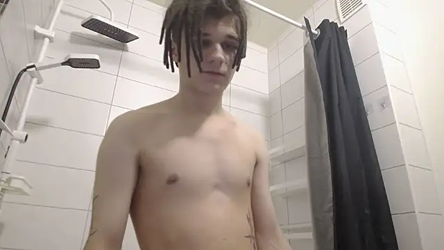 Snapshot of PeachTree chatting on February 23, 3:26 am PeachTree online show from February 23, 3:26 am