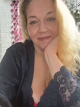 JenniferCarmen online show from March 2, 5:08 am