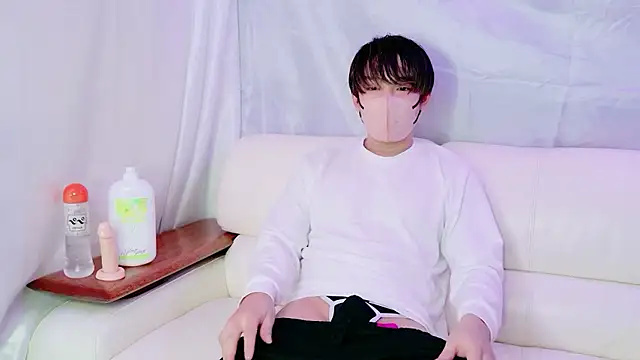 Snapshot of -kou-- chatting on February 16, 11:39 am -kou-- online show from February 16, 11:39 am