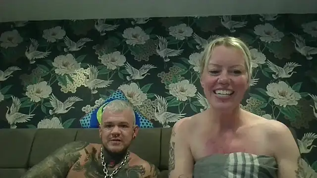 Snapshot of trans_man_and_his_dom chatting on February 19, 9:00 pm trans man and his dom online show from February 19, 9:00 pm