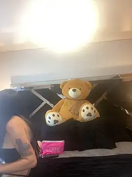 Snapshot of Moon_Magic666 chatting on February 20, 10:32 pm Moon Magic666 online show from February 20, 10:32 pm