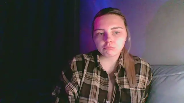 Snapshot of kit_katiki1 chatting on February 10, 10:36 pm kit katiki1 online show from February 10, 10:36 pm