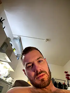 Snapshot of cheekycherryx chatting on December 18, 11:11 pm cheekycherryx online show from December 18, 11:11 pm