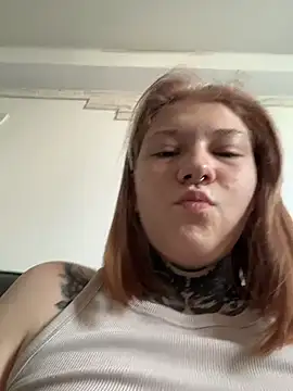 Snapshot of FionaMurr chatting on July 1, 2:13 am FionaMurr online show from July 1, 2:13 am