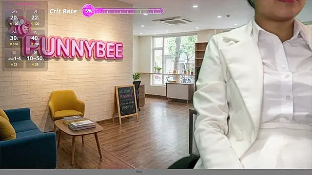 Snapshot of Punnybee chatting on July 7, 4:59 am Punnybee online show from July 7, 4:59 am