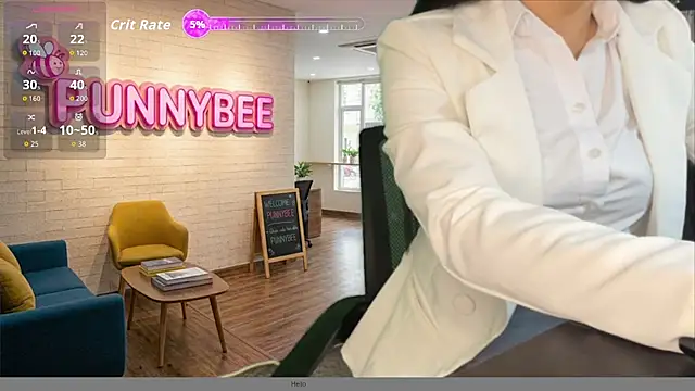 Snapshot of Punnybee chatting on July 13, 4:48 am Punnybee online show from July 13, 4:48 am