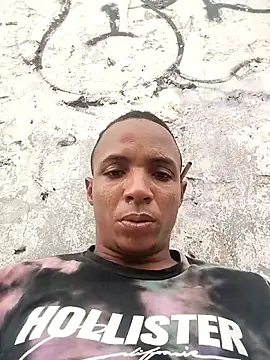 Snapshot of Andreskelly chatting on February 15, 9:00 pm Andreskelly online show from February 15, 9:00 pm