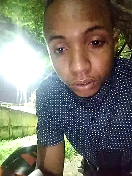 Snapshot of Andreskelly chatting on February 23, 12:30 am Andreskelly online show from February 23, 12:30 am