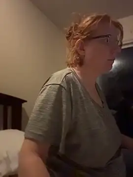 Lenaravenswood online show from April 8, 5:40 am