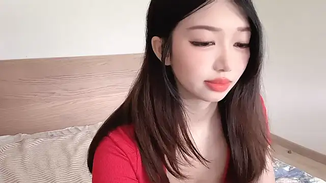 Snapshot of cici-r0 chatting on February 15, 12:47 pm cici-r0 online show from February 15, 12:47 pm