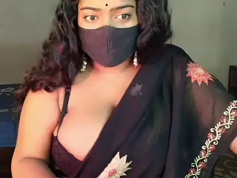 Snapshot of HEZALNUT chatting on February 21, 2:12 am HEZALNUT online show from February 21, 2:12 am