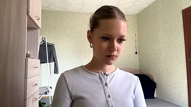 ZaidaSchwarten online show from March 27, 12:16 pm