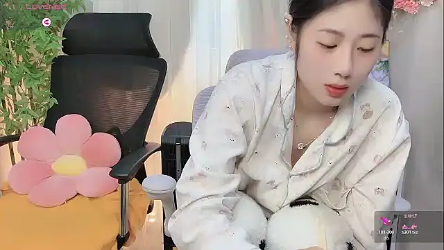 Yvonne-07 online show from February 28, 8:26 am