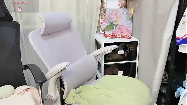 Yvonne-07 online show from March 14, 4:56 pm