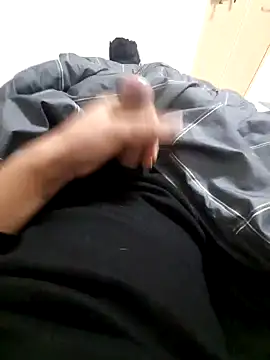 Snapshot of Shank599 chatting on February 25, 9:46 pm Shank599 online show from February 25, 9:46 pm