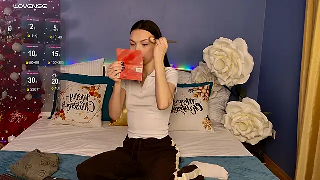 Snapshot of MaxinCarroll chatting on January 13, 5:13 am MaxinCarroll online show from January 13, 5:13 am