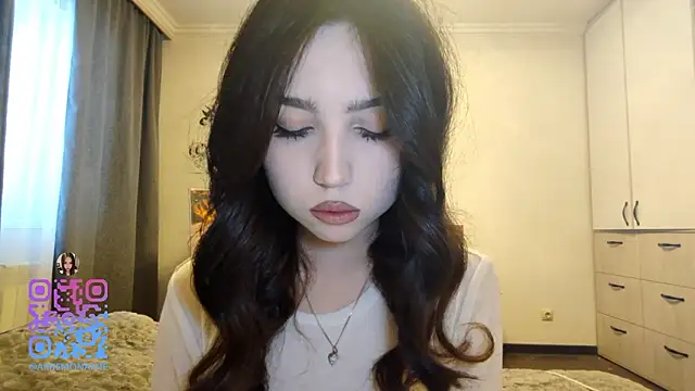 Qwami Amie online show from February 3, 6:40 am