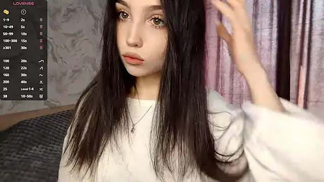 Snapshot of Qwami_Amie chatting on April 24, 6:49 am Qwami Amie online show from April 24, 6:49 am