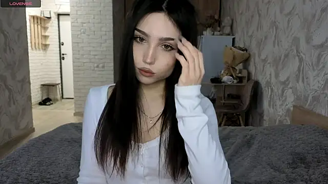 Snapshot of Qwami_Amie chatting on June 18, 9:14 am Qwami Amie online show from June 18, 9:14 am