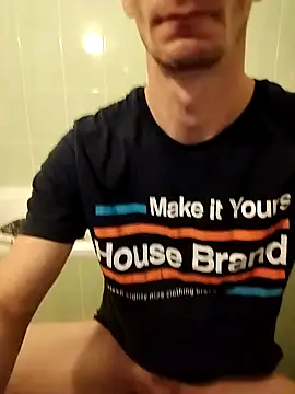 Snapshot of Martins2323ko chatting on December 22, 10:29 pm Martins2323ko online show from December 22, 10:29 pm