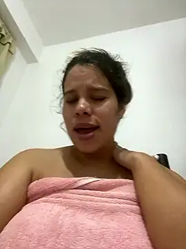 Snapshot of AngelaBlondee chatting on January 14, 11:53 pm AngelaBlondee online show from January 14, 11:53 pm