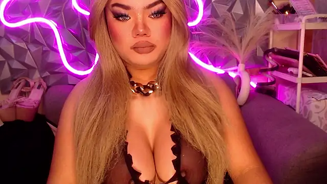 Snapshot of AlwaysHornyMia chatting on January 13, 11:26 am AlwaysHornyMia online show from January 13, 11:26 am