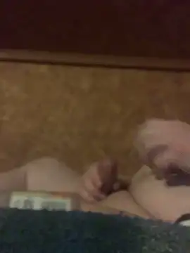 Snapshot of Ldnick69 chatting on February 13, 6:37 pm Ldnick69 online show from February 13, 6:37 pm