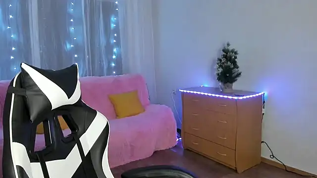 Snapshot of KisaModel chatting on January 6, 1:42 am KisaModel online show from January 6, 1:42 am