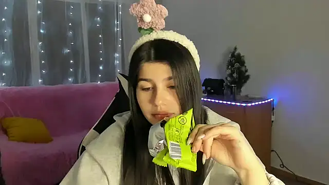 Snapshot of KisaModel chatting on January 10, 8:32 pm KisaModel online show from January 10, 8:32 pm